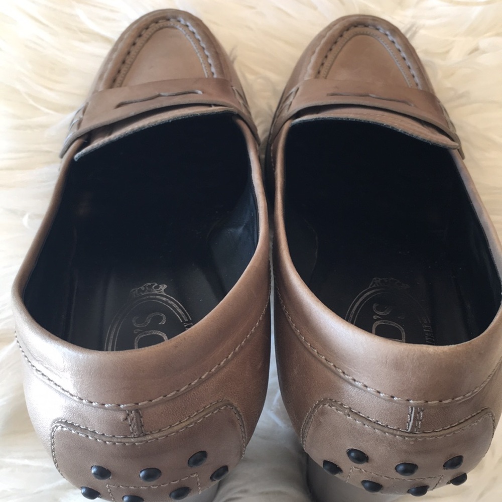 Tod’s Taupe Leather Platform Heel - Picture 12 of 16